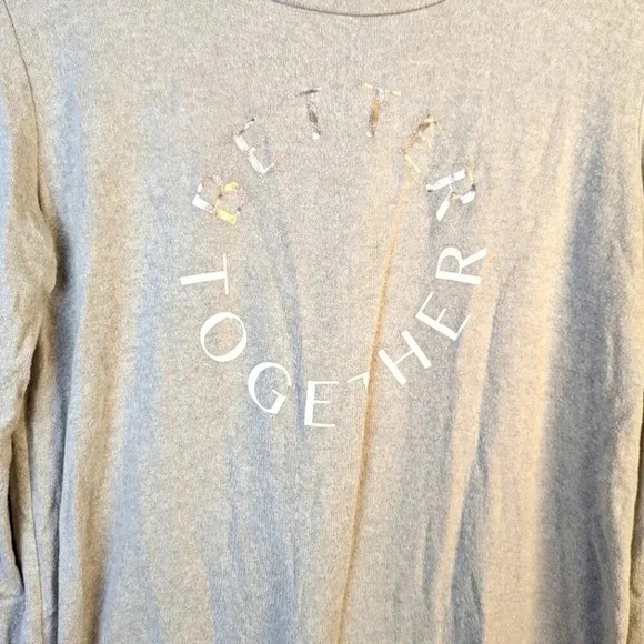 Old Navy Graphic Top / Medium - Picture 4 of 6